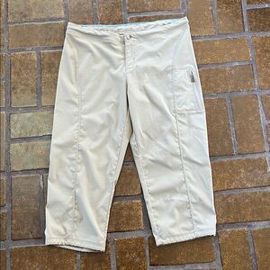 Columbia Tan Omni-Shield Advanced Repellency Capri Pants